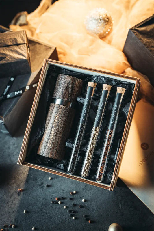 .pepper..field Kampot pepper test tube set with grinder gift set Brown