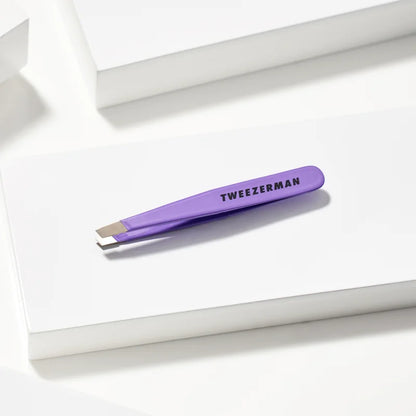 Tweezerman Mini Slant tweezers with travel case Lavender 1 pc