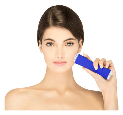 FOREO Espada Blue Light Pen to relieve acne symptoms