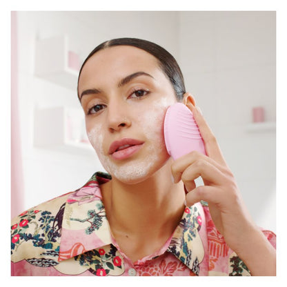 FOREO LUNA™ 3 anti-wrinkle sonic cleaning device